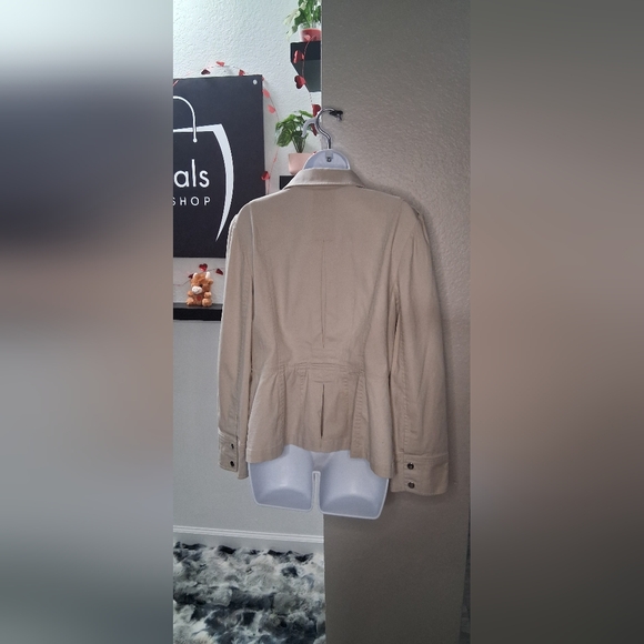 Evelyn Women's Beige Jacket - Picture 13 of 16